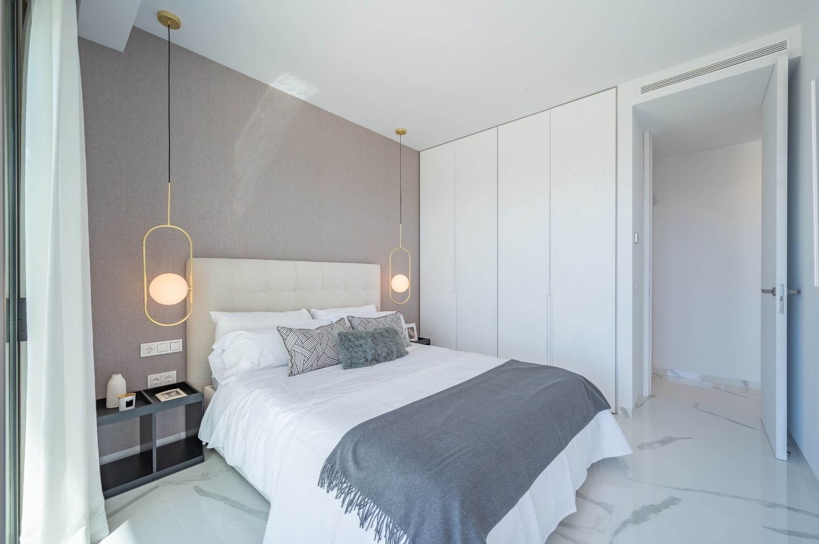 3 bedroom Apartment for sale in Benahavis with pool garage - € 1,625,000 (Ref: 9110140)