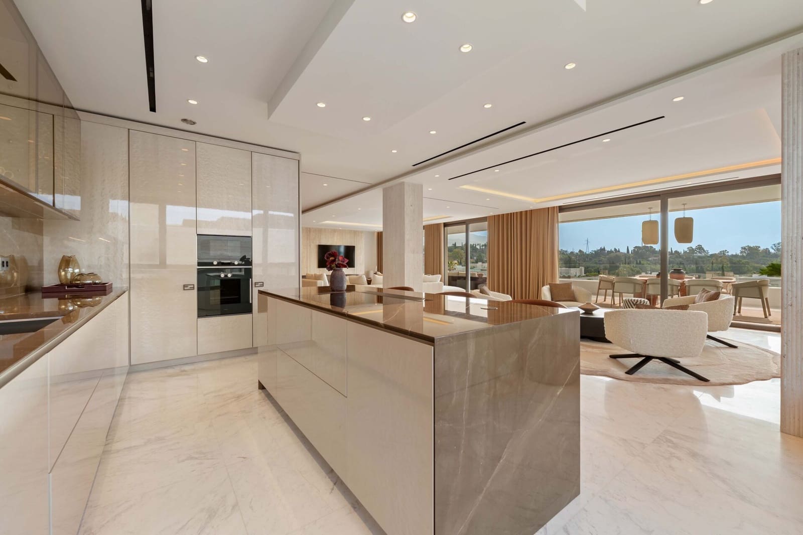 4 soveværelse Penthouse til salg i Golden Mile med swimmingpool garage - € 11.900.000 (Ref: 9110142)