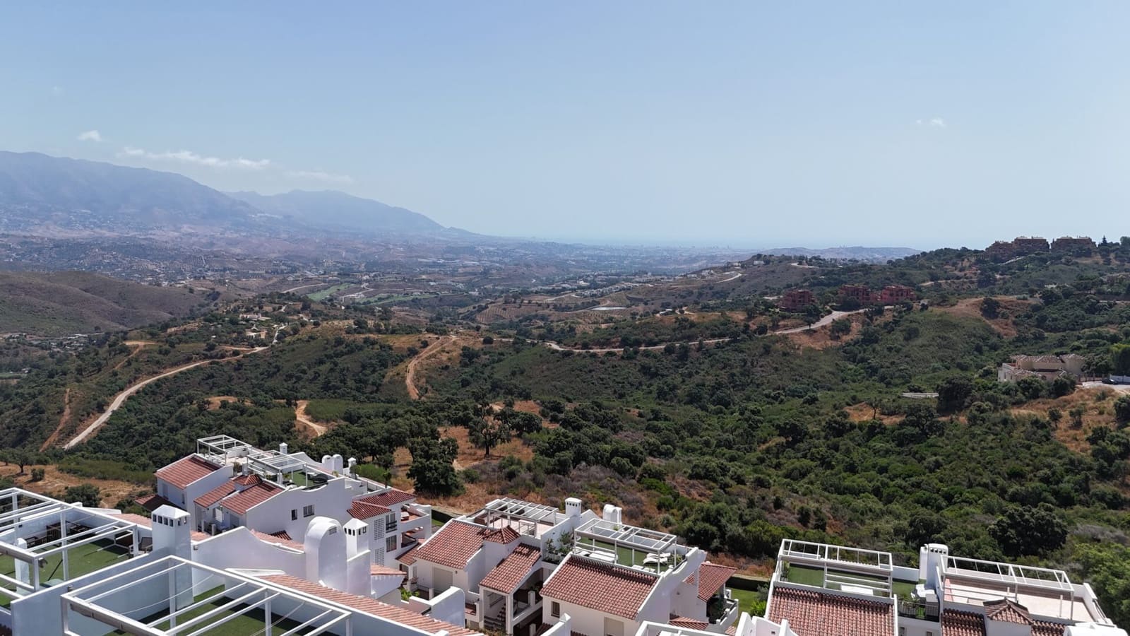 3 sypialnia Apartament na sprzedaż w La Mairena z basenem garażem - 459 000 € (Ref: 9115969)