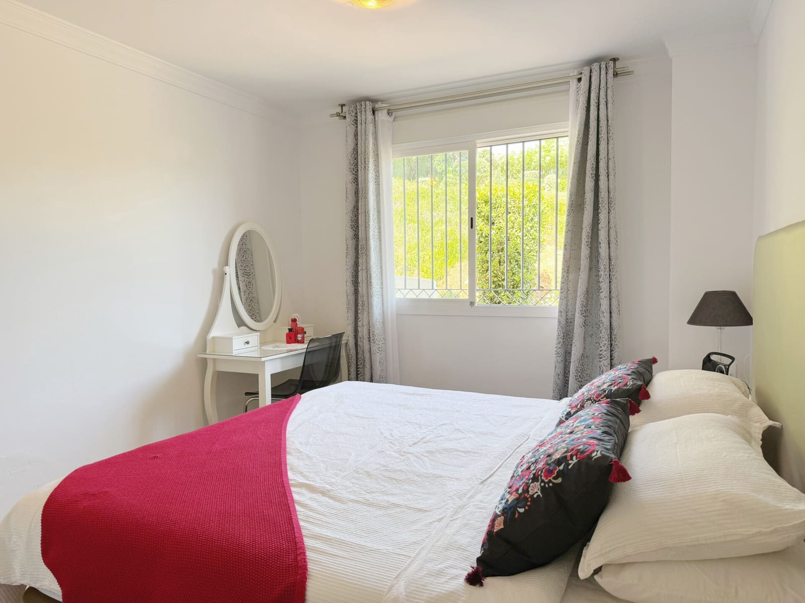 3 sypialnia Apartament na sprzedaż w La Mairena z basenem garażem - 459 000 € (Ref: 9115969)