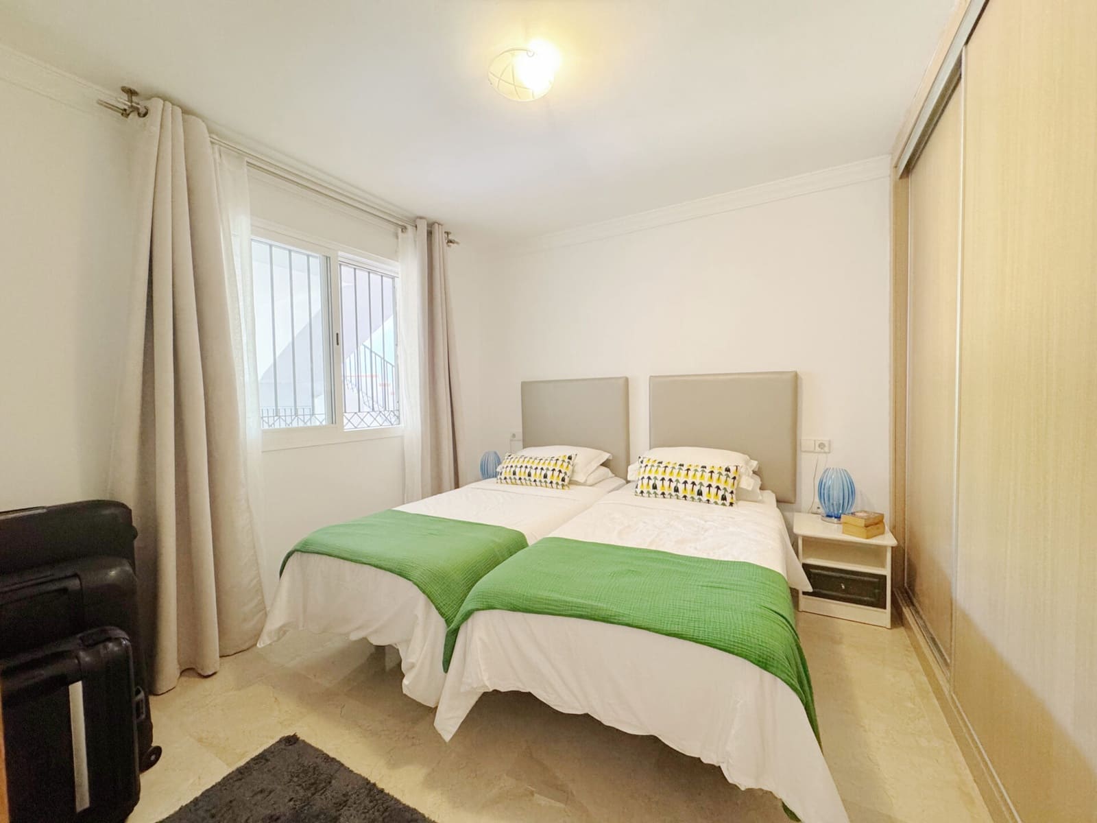 3 sypialnia Apartament na sprzedaż w La Mairena z basenem garażem - 459 000 € (Ref: 9115969)