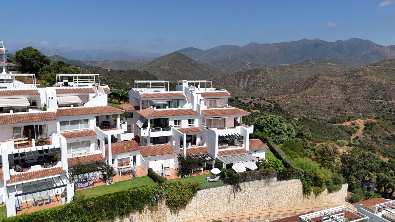 3 sypialnia Apartament na sprzedaż w La Mairena z basenem garażem - 459 000 € (Ref: 9115969)