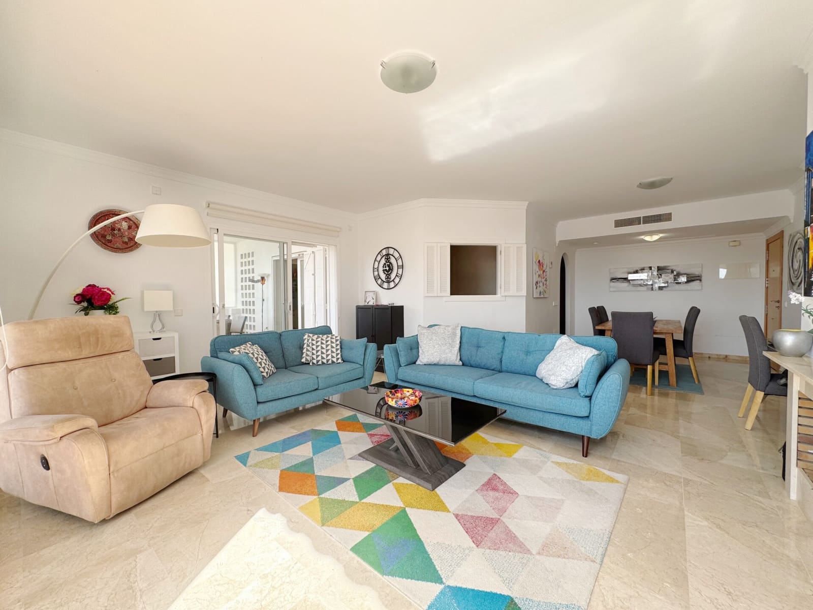 3 sypialnia Apartament na sprzedaż w La Mairena z basenem garażem - 459 000 € (Ref: 9115969)