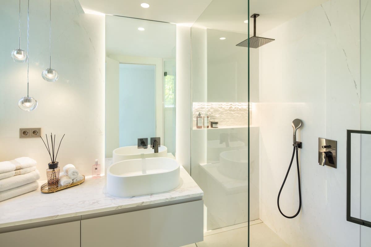 3 bedroom Villa for sale in El Rosario with pool - € 2,750,000 (Ref: 9118618)