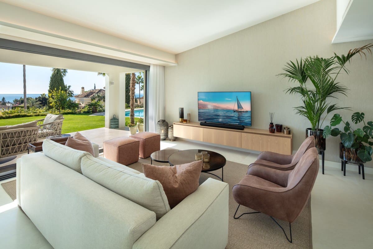 3 bedroom Villa for sale in El Rosario with pool - € 2,750,000 (Ref: 9118618)