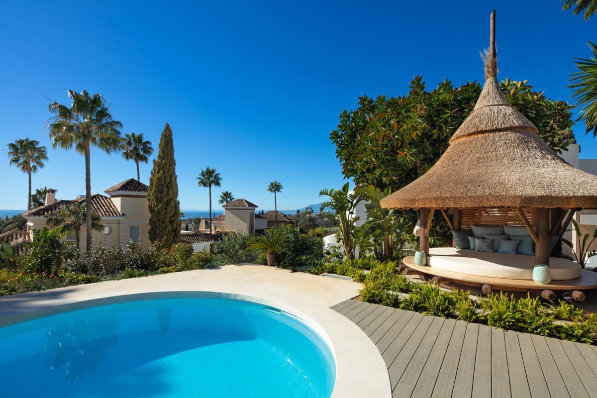 3 bedroom Villa for sale in El Rosario with pool - € 2,750,000 (Ref: 9118618)