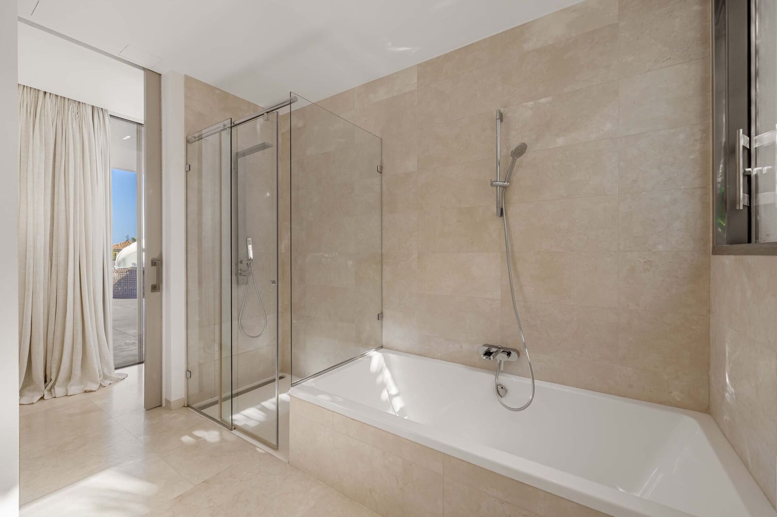 7 bedroom Villa for sale in Nueva Andalucia with pool garage - € 7,950,000 (Ref: 9118621)