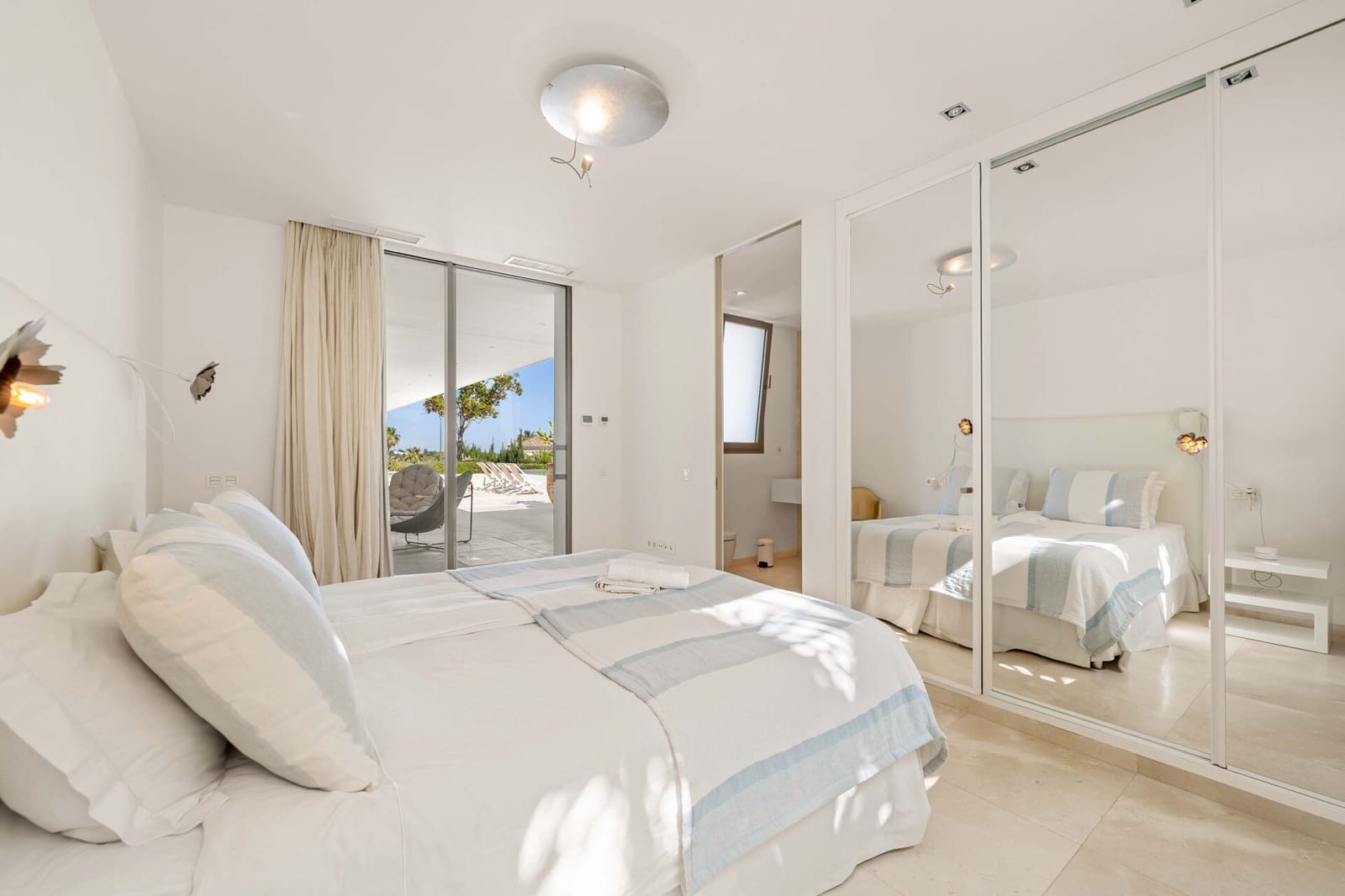 7 bedroom Villa for sale in Nueva Andalucia with pool garage - € 7,950,000 (Ref: 9118621)