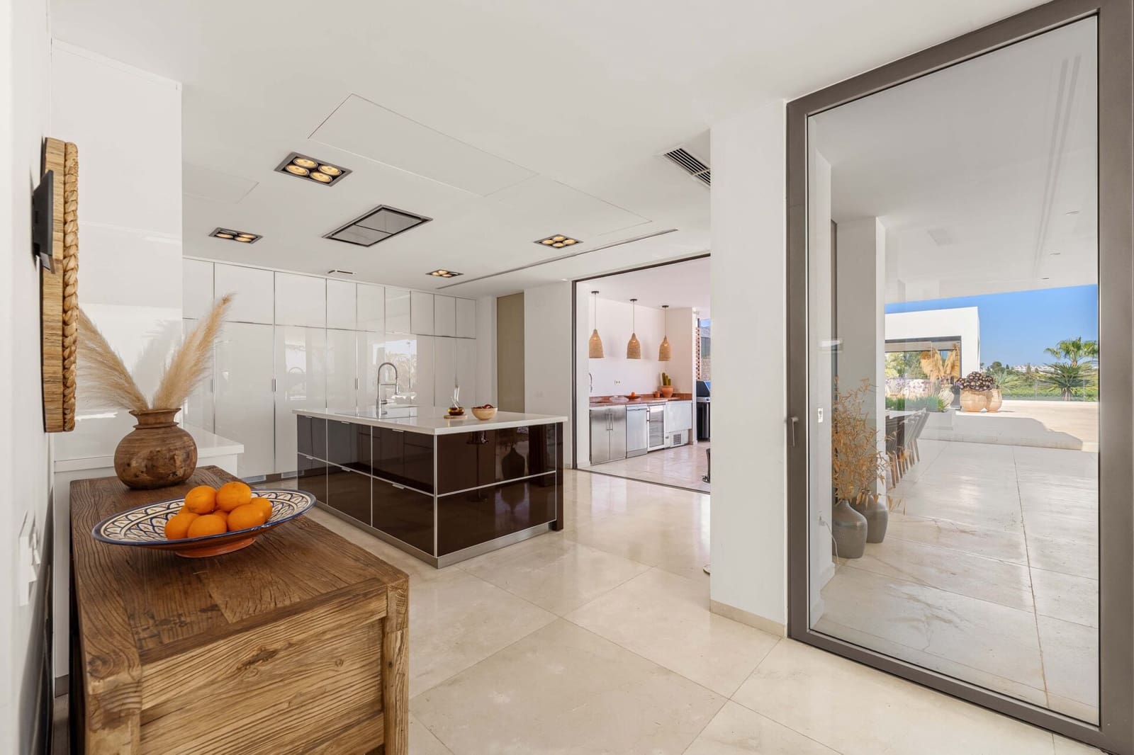 7 bedroom Villa for sale in Nueva Andalucia with pool garage - € 7,950,000 (Ref: 9118621)