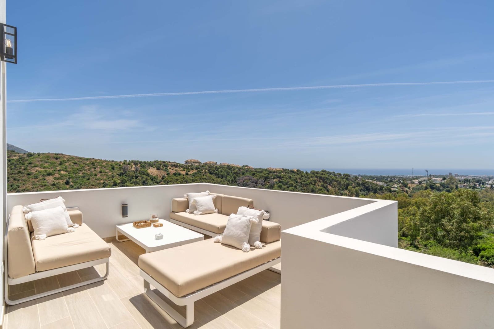 5 bedroom Villa for sale in Nueva Andalucia - € 4,950,000 (Ref: 9126690)