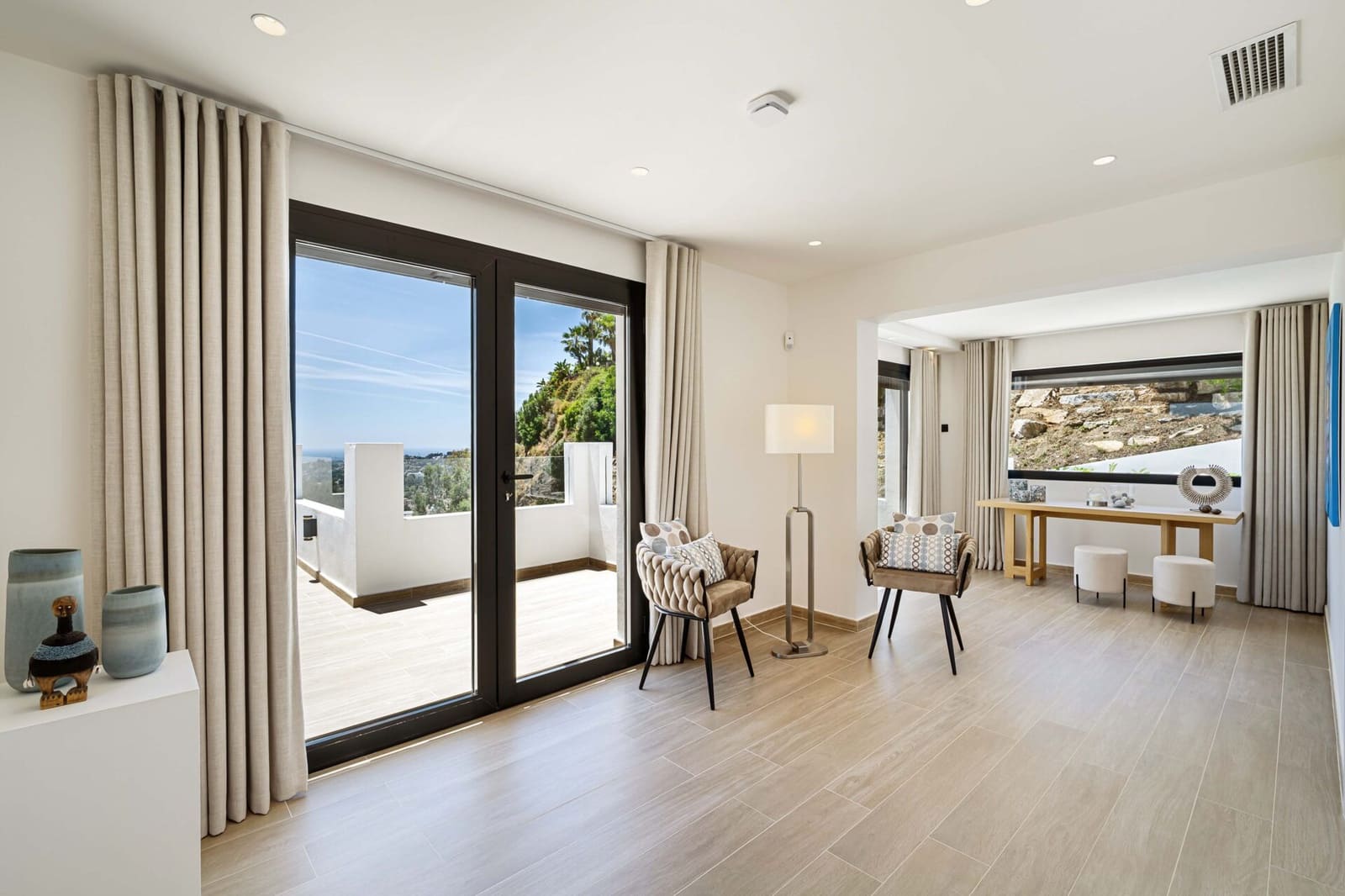 5 bedroom Villa for sale in Nueva Andalucia - € 4,950,000 (Ref: 9126690)