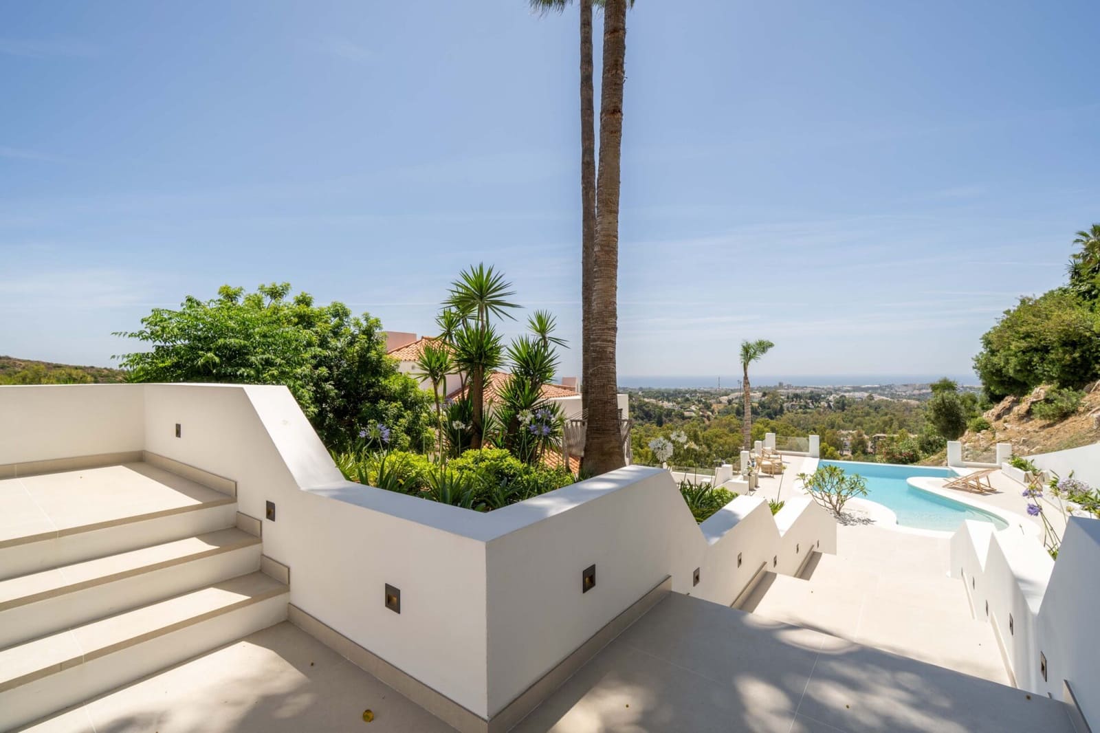 5 bedroom Villa for sale in Nueva Andalucia - € 4,950,000 (Ref: 9126690)