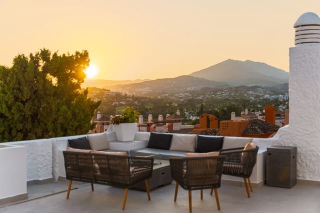 3 soverom Penthouse til salgs i Nueva Andalucia, Marbella med svømmebasseng - € 950 000 (Ref: 9153815)