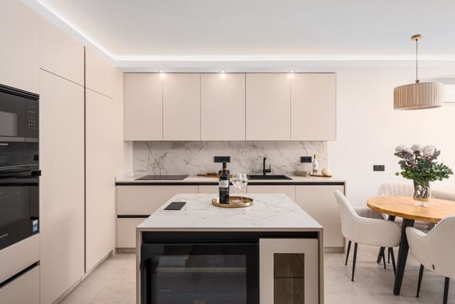 3 soverom Penthouse til salgs i Nueva Andalucia, Marbella med svømmebasseng - € 950 000 (Ref: 9153815)