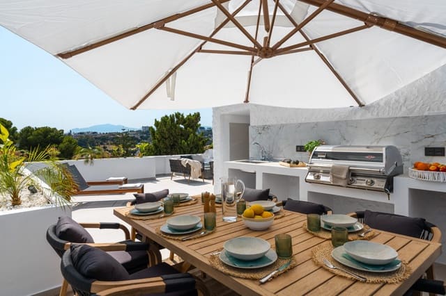 3 soverom Penthouse til salgs i Nueva Andalucia, Marbella med svømmebasseng - € 950 000 (Ref: 9153815)