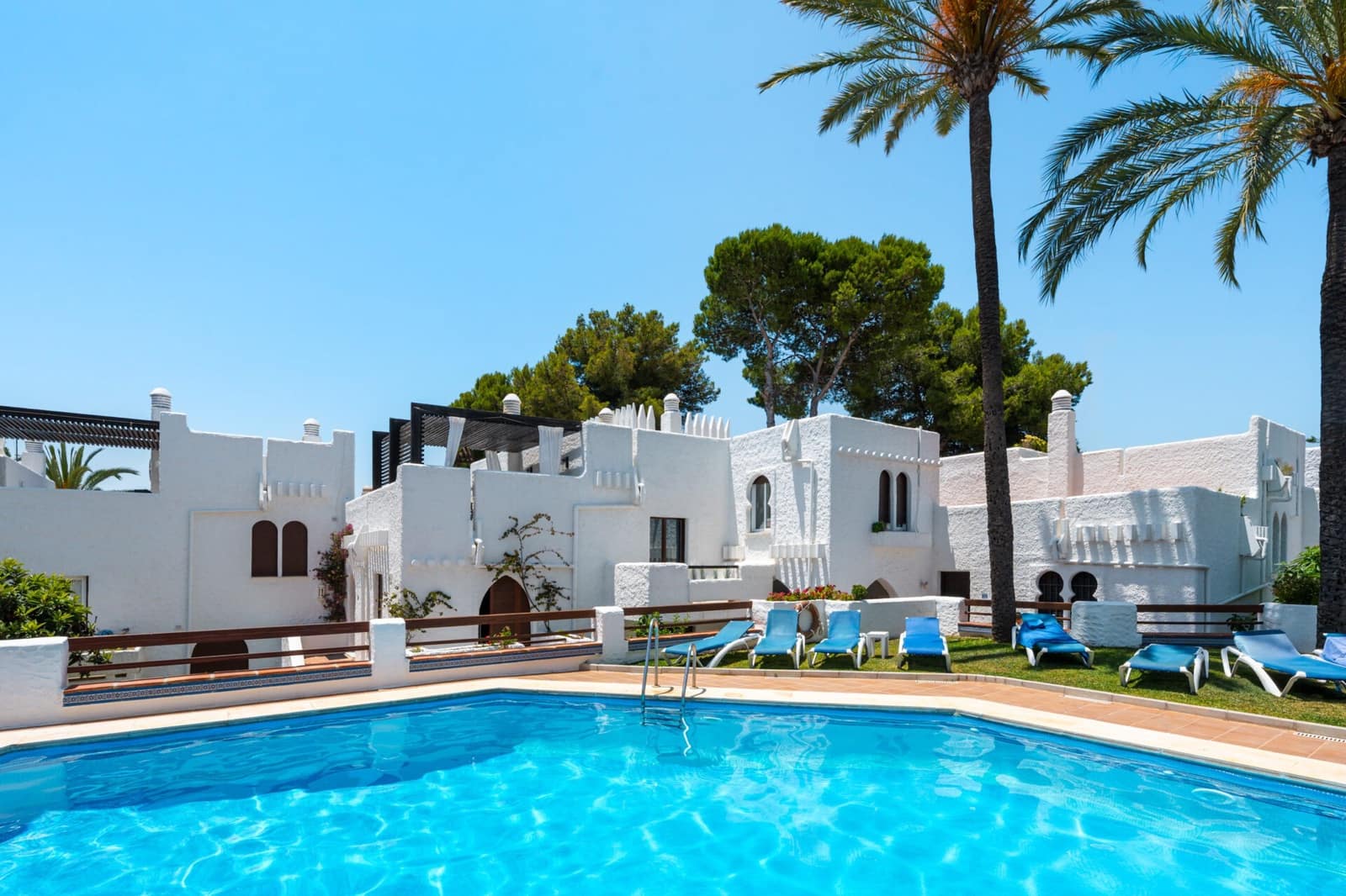 3 soverom Penthouse til salgs i Nueva Andalucia med svømmebasseng - € 950 000 (Ref: 9153815)