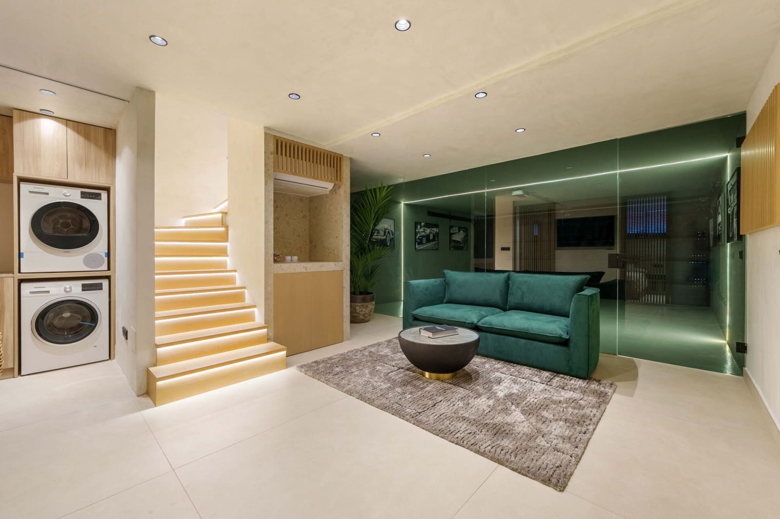 4 soveværelse Byhus til salg i Golden Mile med swimmingpool garage - € 2.395.000 (Ref: 9200371)