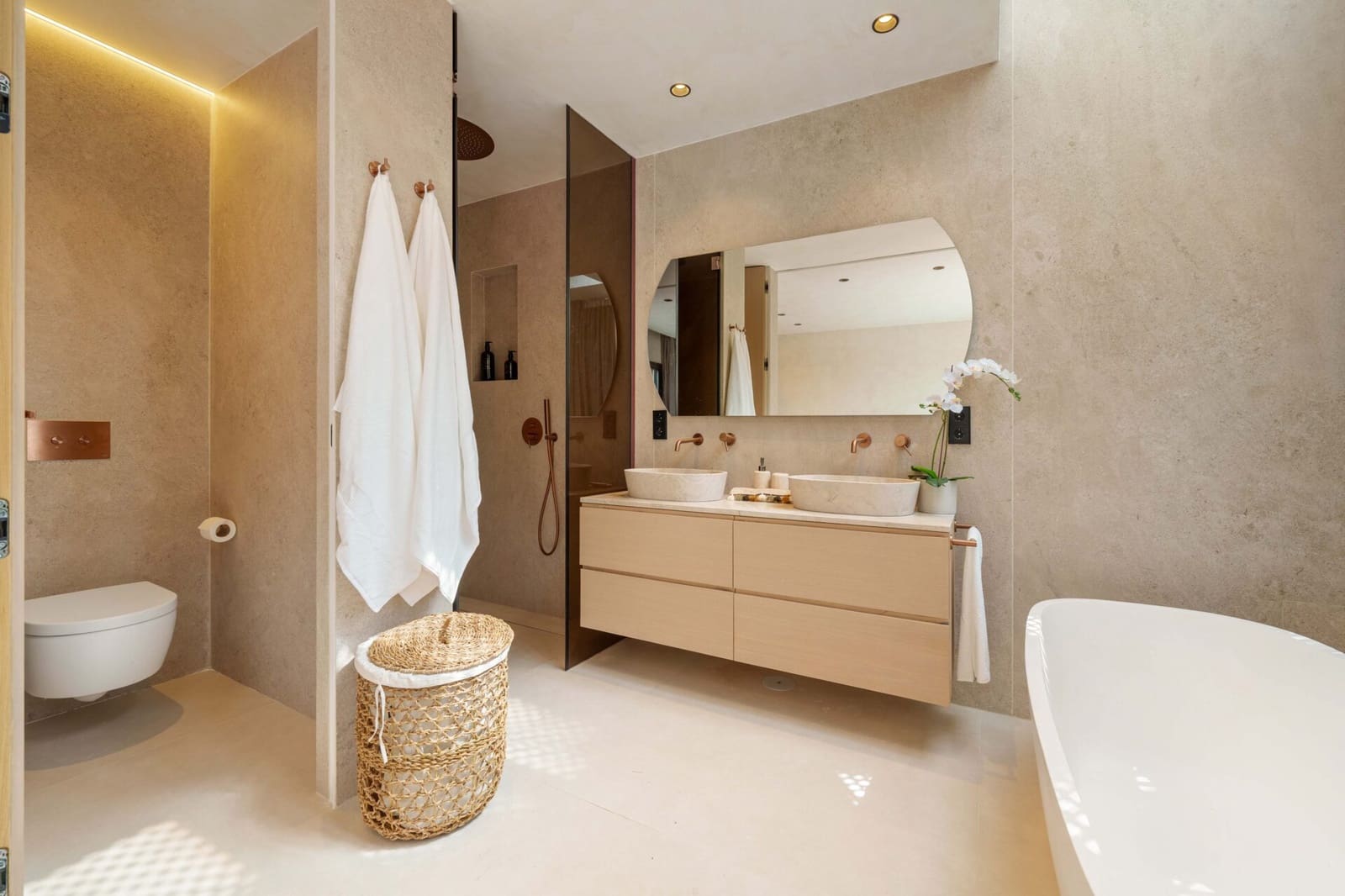 4 soveværelse Byhus til salg i Golden Mile med swimmingpool garage - € 2.395.000 (Ref: 9200371)