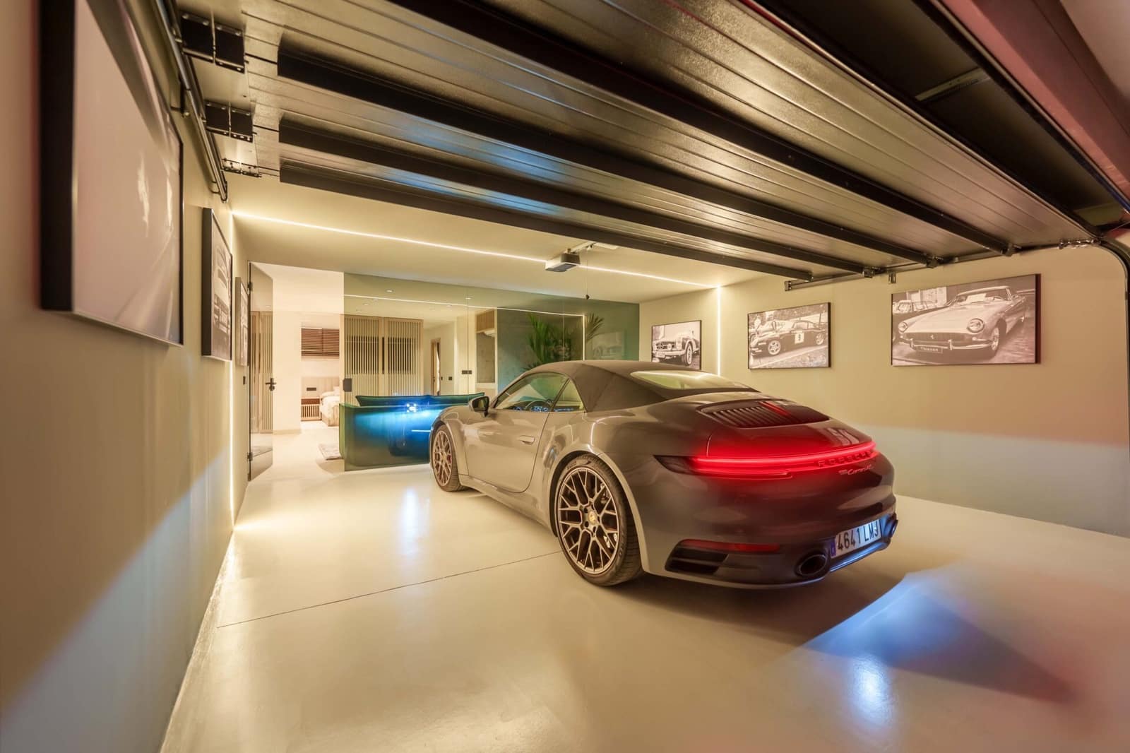 4 soveværelse Byhus til salg i Golden Mile med swimmingpool garage - € 2.395.000 (Ref: 9200371)