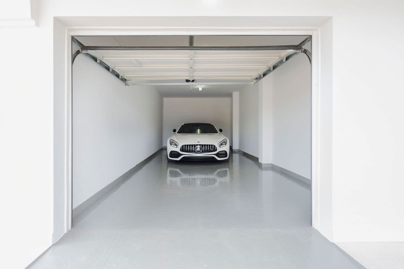 4 soverom Hus til salgs i Nueva Andalucia med svømmebasseng garasje - € 1 850 000 (Ref: 9204398)