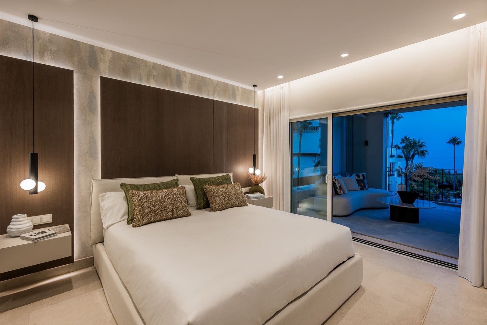 3 bedroom Apartment for sale in Estepona with pool garage - € 1,995,000 (Ref: 9226420)