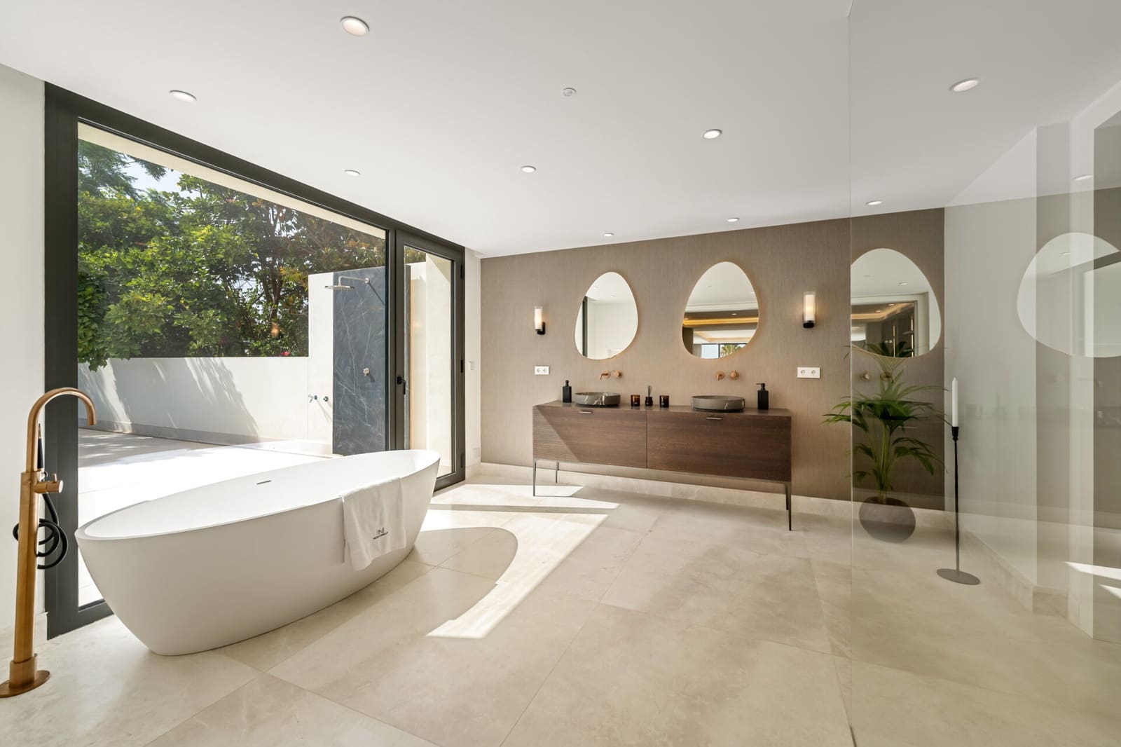 5 quarto Moradia para venda em Golden Mile com piscina - 7 800 000 € (Ref: 9232522)