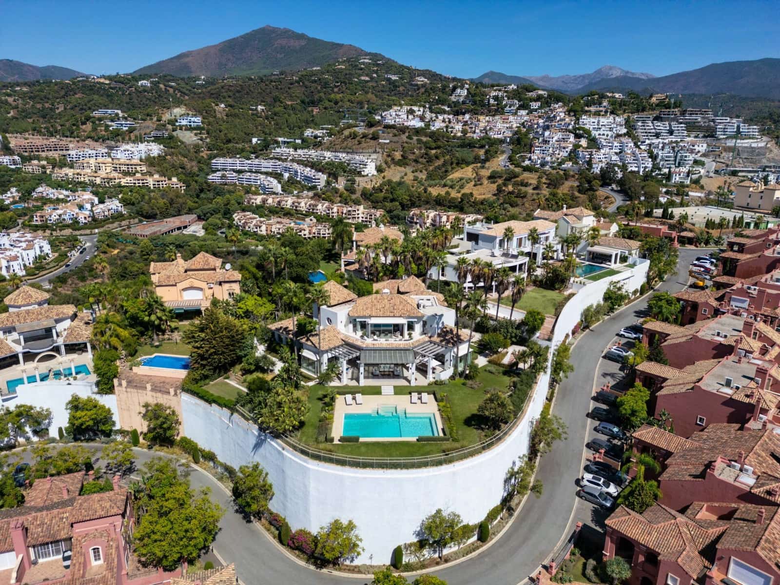 7 soveværelse Villa til salg i Monte Halcones med swimmingpool garage - € 10.800.000 (Ref: 9251975)