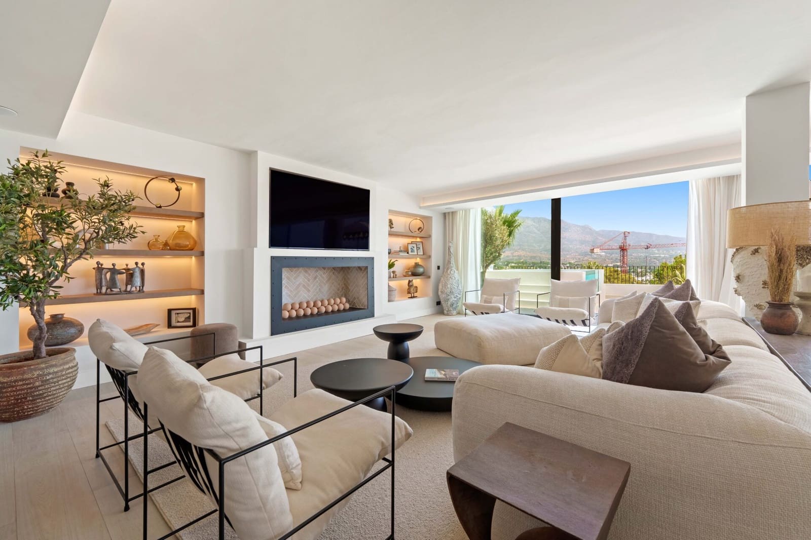 6 bedroom Villa for sale in Nueva Andalucia with pool garage - € 11,950,000 (Ref: 9264224)