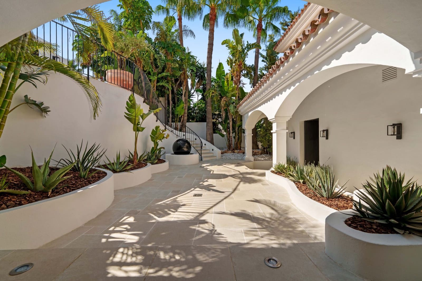 6 bedroom Villa for sale in Nueva Andalucia with pool garage - € 11,950,000 (Ref: 9264224)