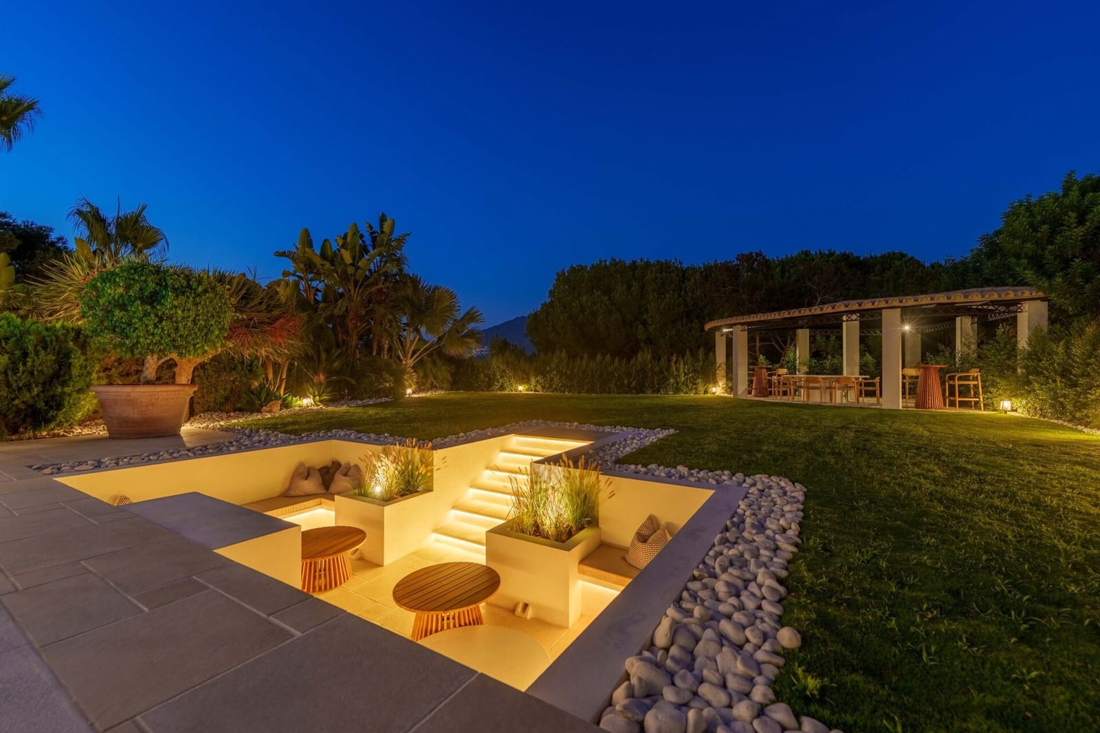 6 bedroom Villa for sale in Nueva Andalucia with pool garage - € 11,950,000 (Ref: 9264224)