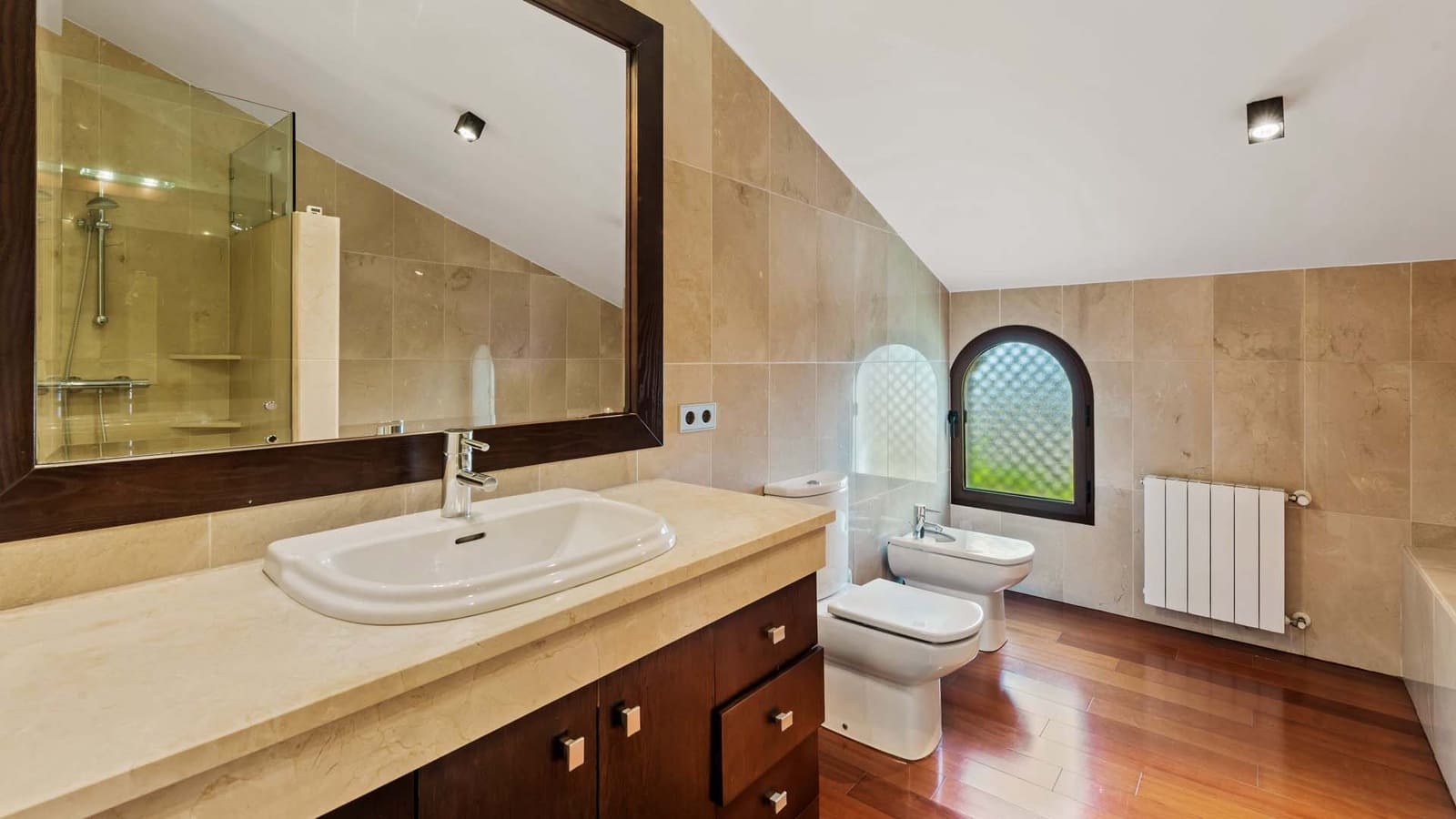 5 slaapkamer Villa te koop in Nueva Andalucia met zwembad - € 3.190.000 (Ref: 9281117)