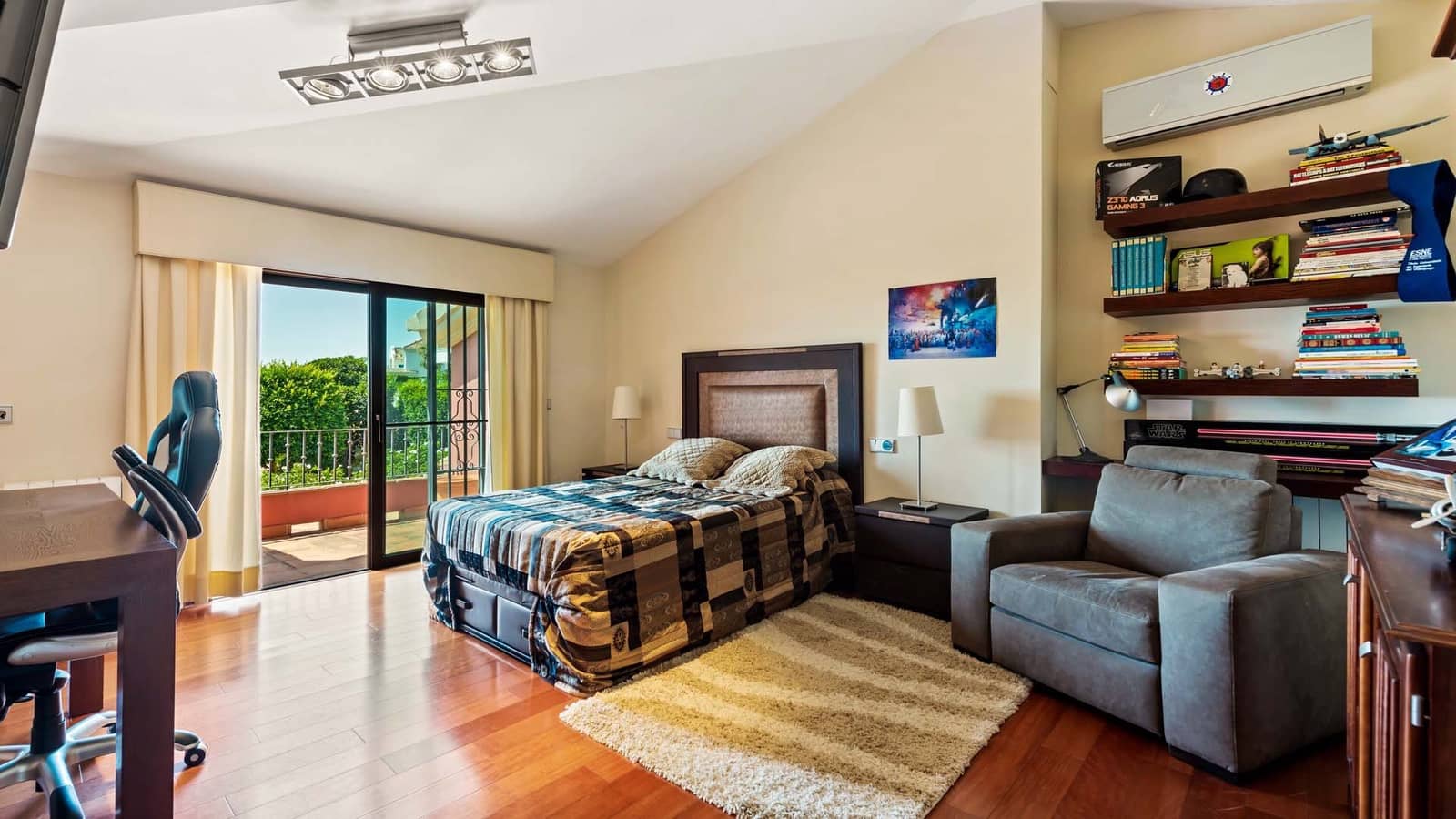 5 slaapkamer Villa te koop in Nueva Andalucia met zwembad - € 3.190.000 (Ref: 9281117)