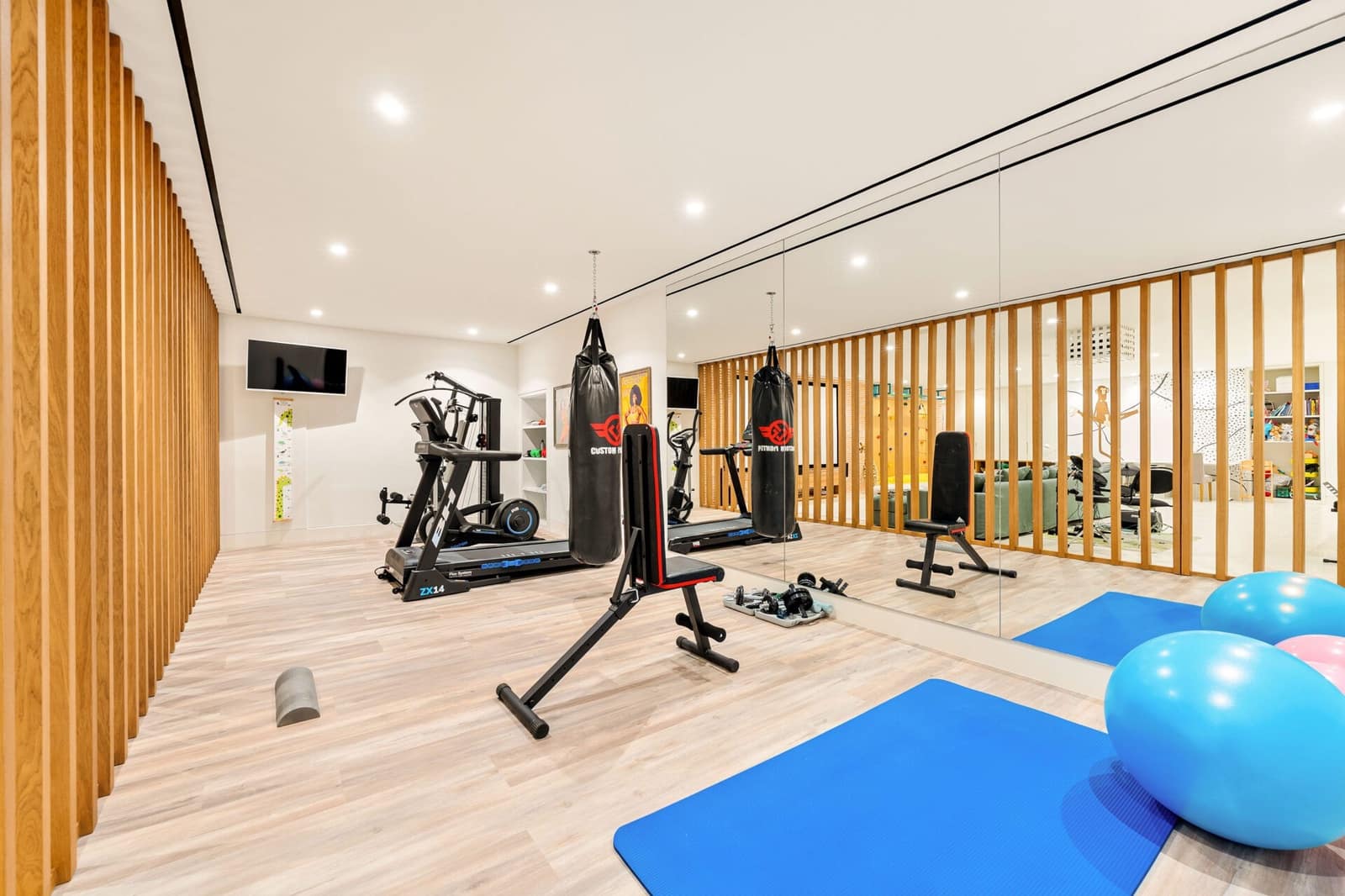 6 sypialnia Willa na sprzedaż w Guadalmina z basenem garażem - 6 500 000 € (Ref: 9285045)