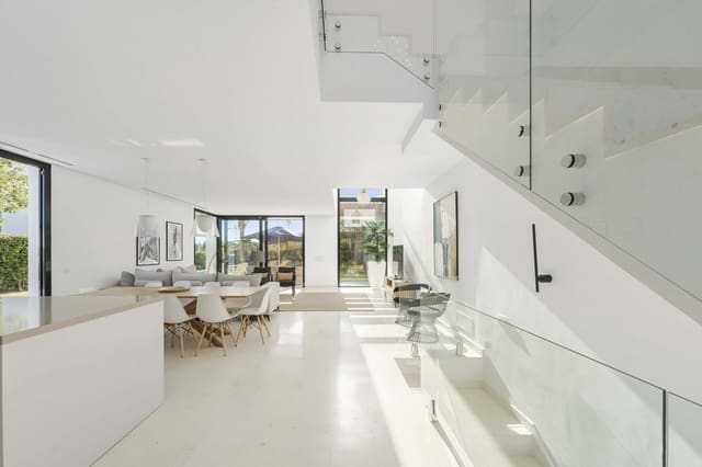 5 sypialnia Willa na sprzedaż w Cabopino, Marbella z basenem - 1 495 000 € (Ref: 9296721)