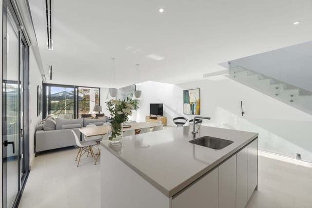 5 sypialnia Willa na sprzedaż w Cabopino, Marbella z basenem - 1 495 000 € (Ref: 9296721)