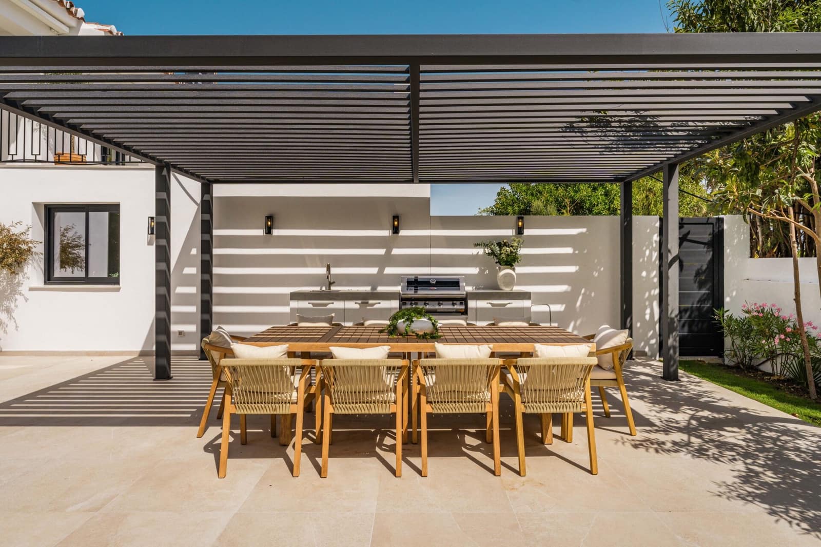 4 makuuhuone Huvila myytävänä paikassa Golden Mile mukana uima-altaan 
autotalli - 3 850 000 € (Ref: 9303277)