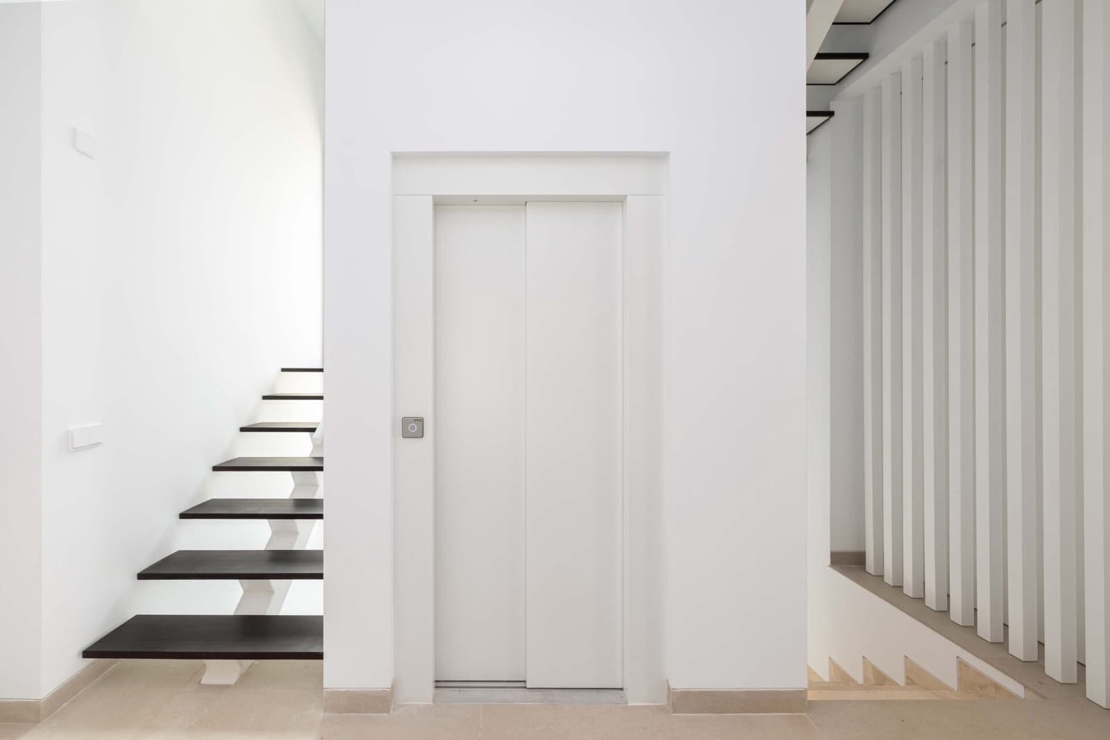 4 soverom Villa til salgs i Golden Mile med svømmebasseng garasje - € 4 750 000 (Ref: 9337766)