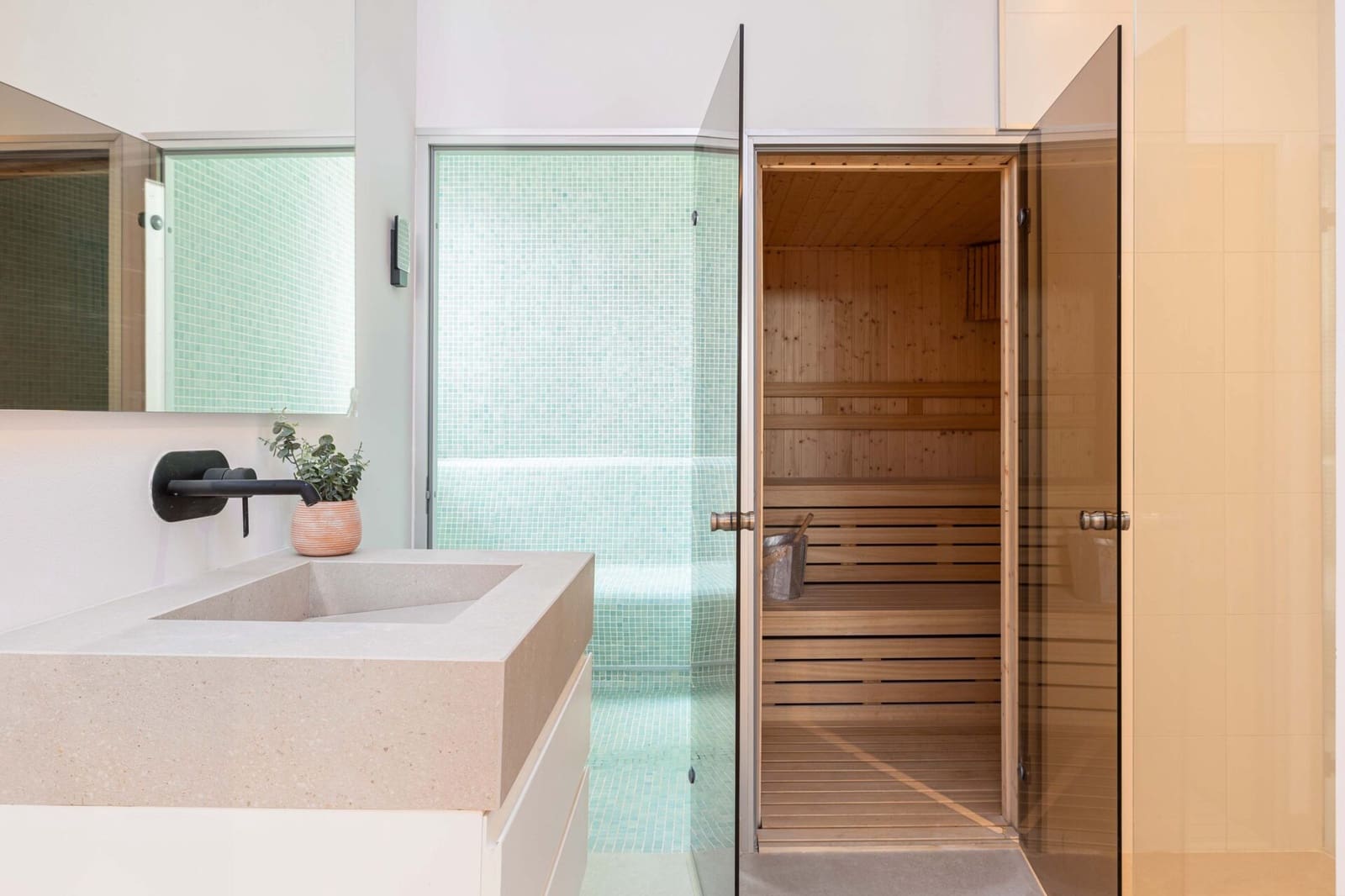 4 soverom Villa til salgs i Golden Mile med svømmebasseng garasje - € 4 750 000 (Ref: 9337766)