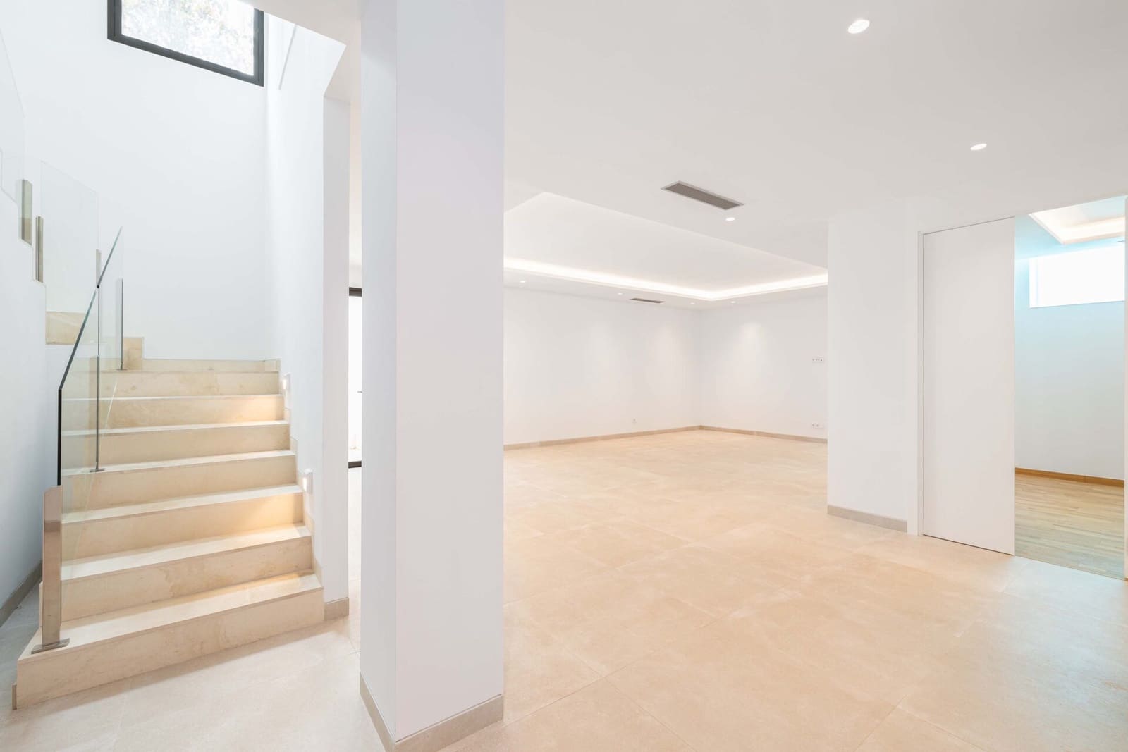 4 makuuhuone Huvila myytävänä paikassa Golden Mile mukana uima-altaan 
autotalli - 4 300 000 € (Ref: 9337767)