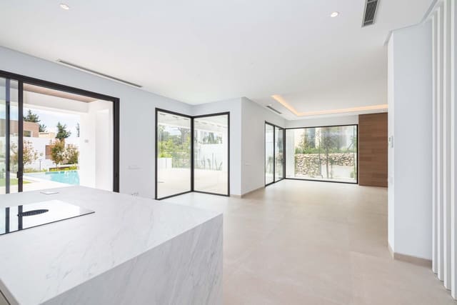 4 makuuhuone Huvila myytävänä paikassa Golden Mile, Marbella mukana uima-altaan 
autotalli - 4 300 000 € (Ref: 9337767)