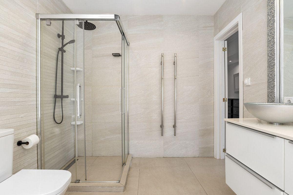 4 bedroom Villa for sale in Nueva Andalucia with pool - € 1,995,000 (Ref: 9347080)