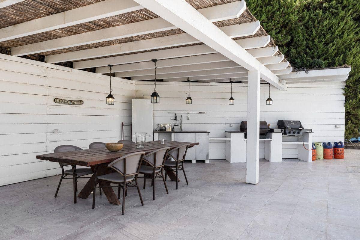 4 bedroom Villa for sale in Nueva Andalucia with pool - € 1,995,000 (Ref: 9347080)