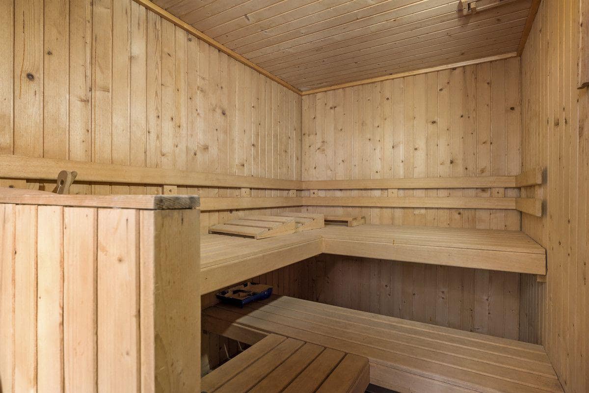 4 bedroom Villa for sale in Nueva Andalucia with pool - € 1,995,000 (Ref: 9347080)