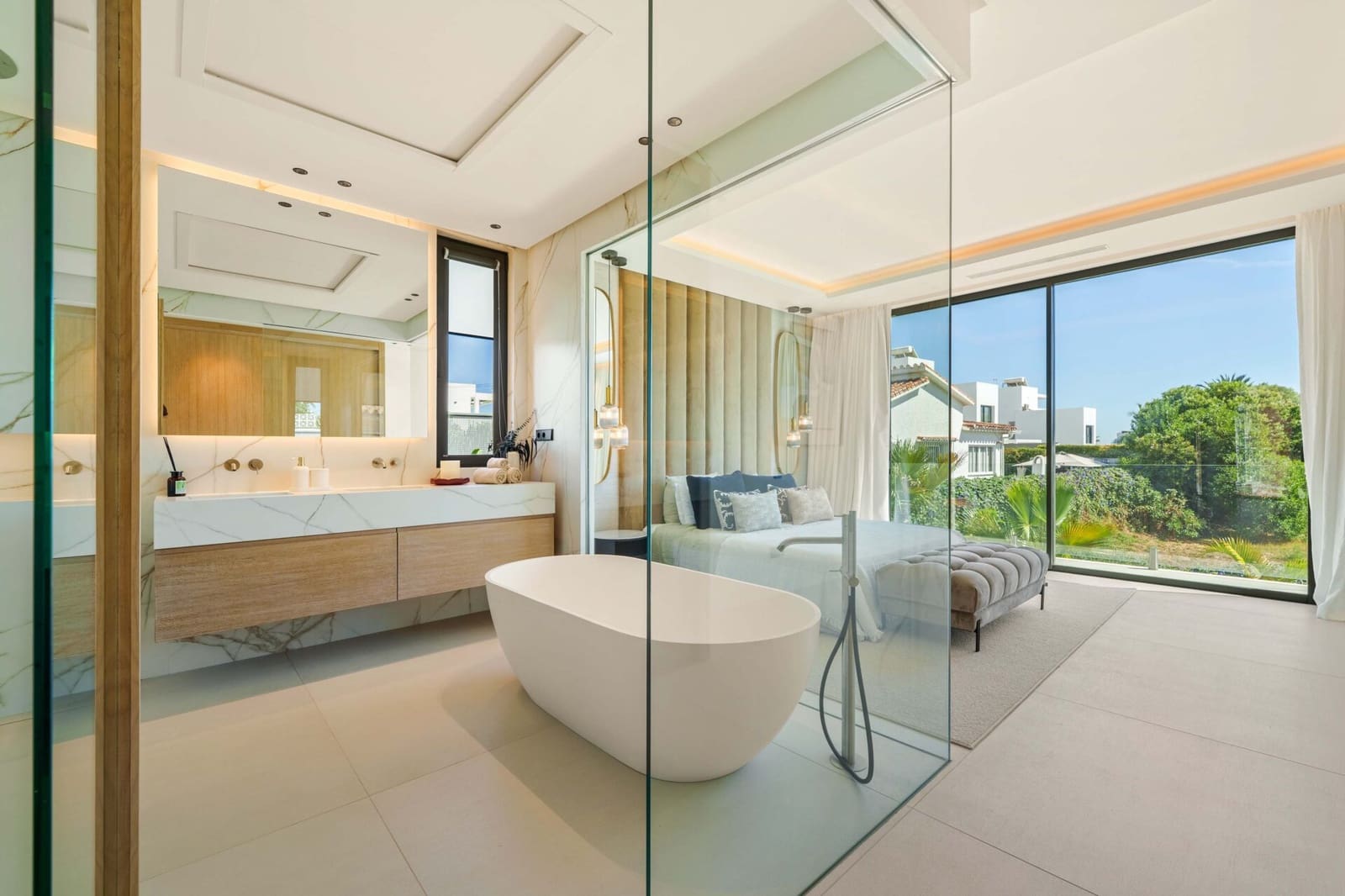 5 bedroom Villa for sale in San Pedro de Alcantara with pool garage - € 4,580,000 (Ref: 9347081)