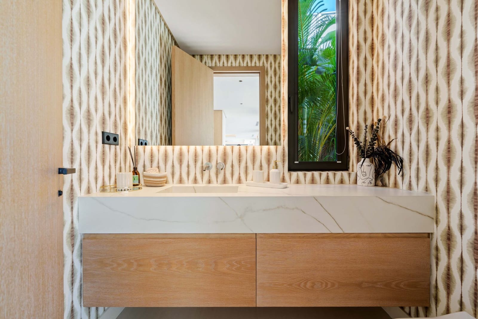 5 bedroom Villa for sale in San Pedro de Alcantara with pool garage - € 4,580,000 (Ref: 9347081)