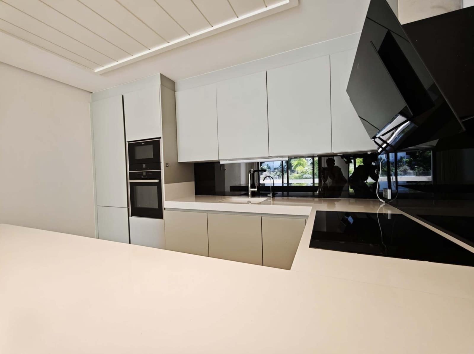 3 bedroom Villa for sale in Marbella with pool garage - € 2,000,000 (Ref: 9349280)