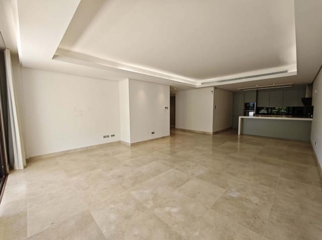 3 sypialnia Willa na sprzedaż w Marbella z basenem garażem - 2 000 000 € (Ref: 9349280)