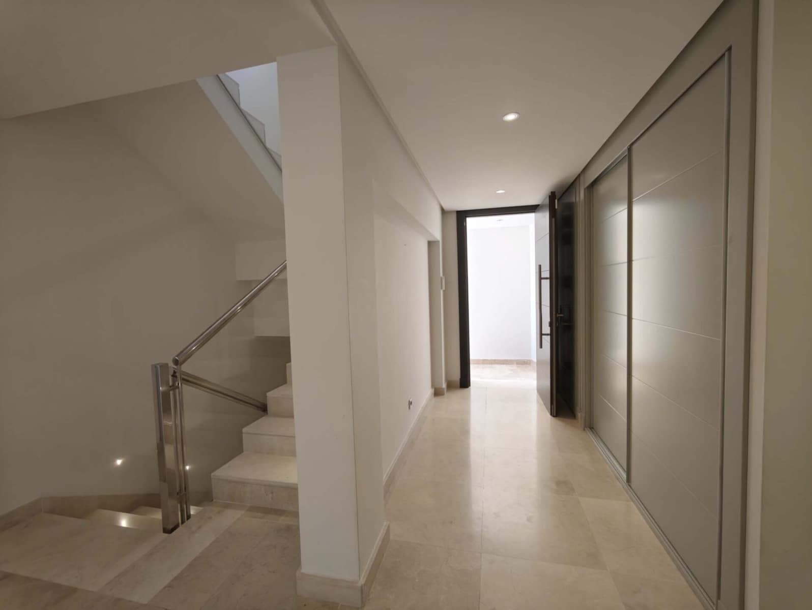 3 bedroom Villa for sale in Marbella with pool garage - € 2,000,000 (Ref: 9349280)