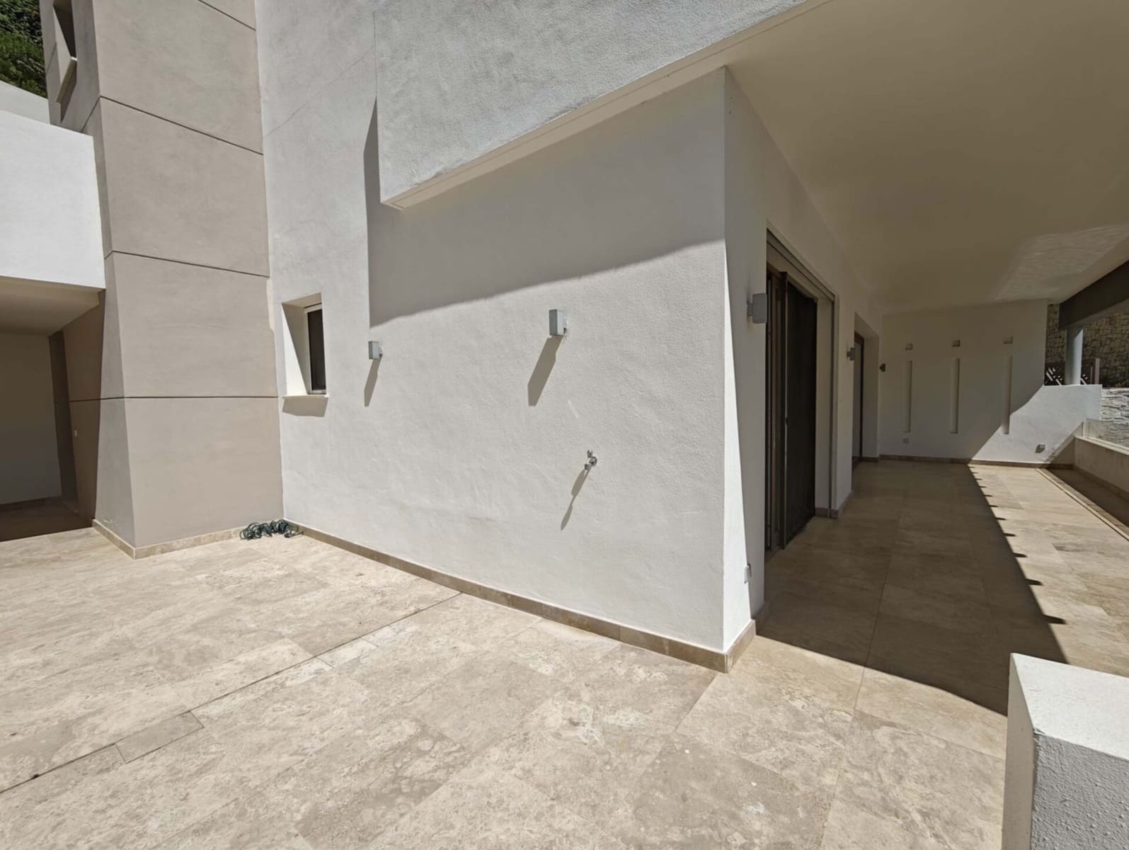 3 bedroom Villa for sale in Marbella with pool garage - € 2,000,000 (Ref: 9349280)