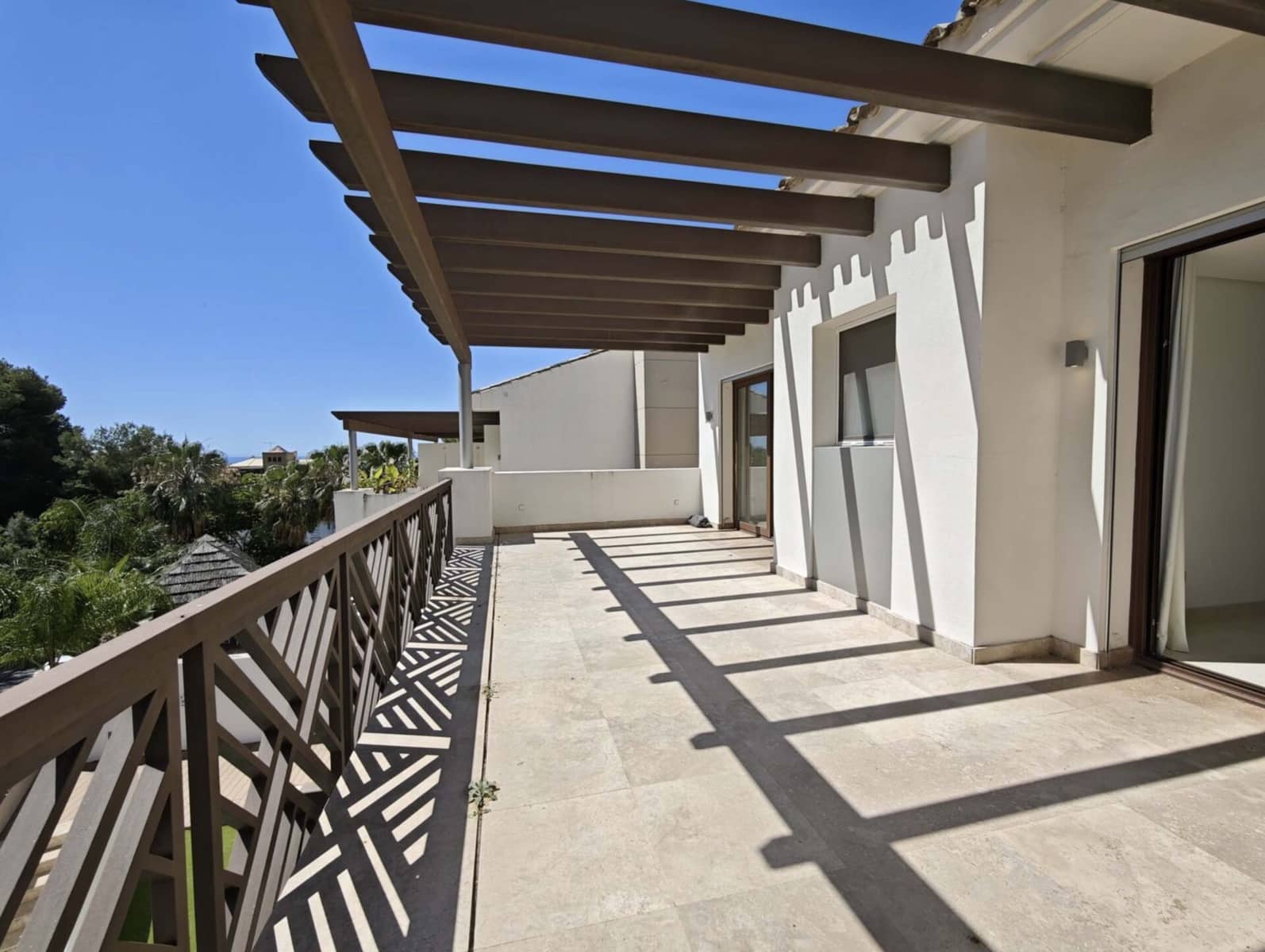 3 bedroom Villa for sale in Marbella with pool garage - € 2,000,000 (Ref: 9349280)